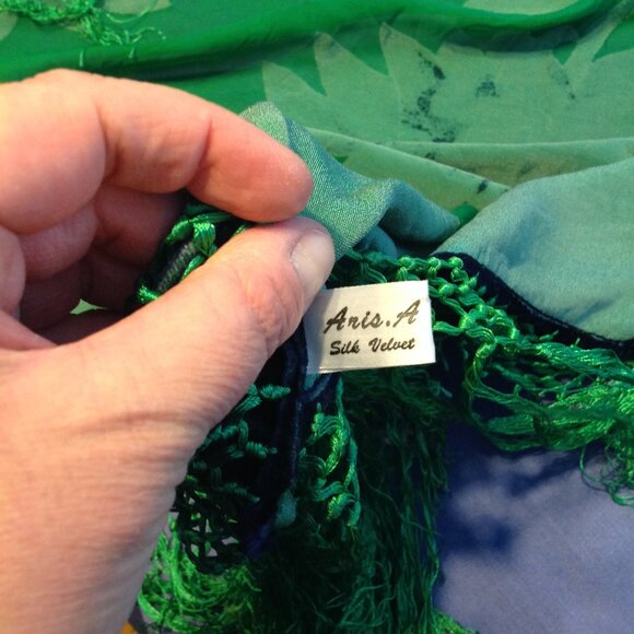 Stunning Aris A Silk Velvet Sunflowers Blue Green Tassel Edge Square Wrap Scarf - Picture 14 of 16